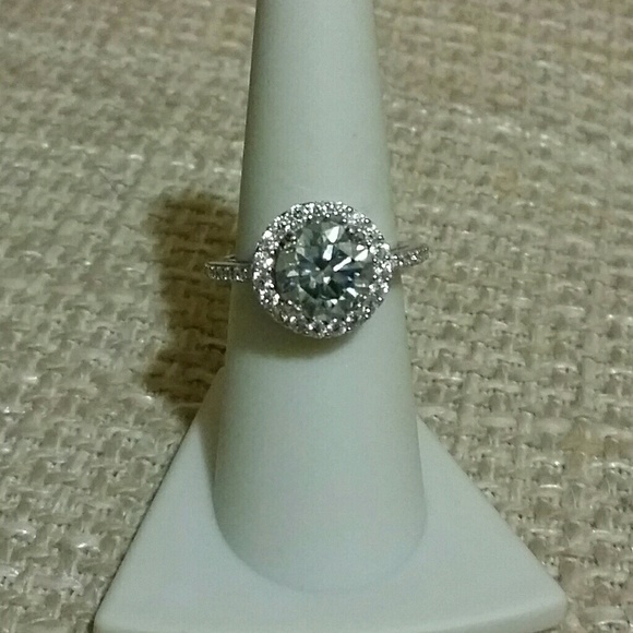 Moissanite Jewelry - 2.65 Carat VVS1 Ice White Round Cut Moissanite